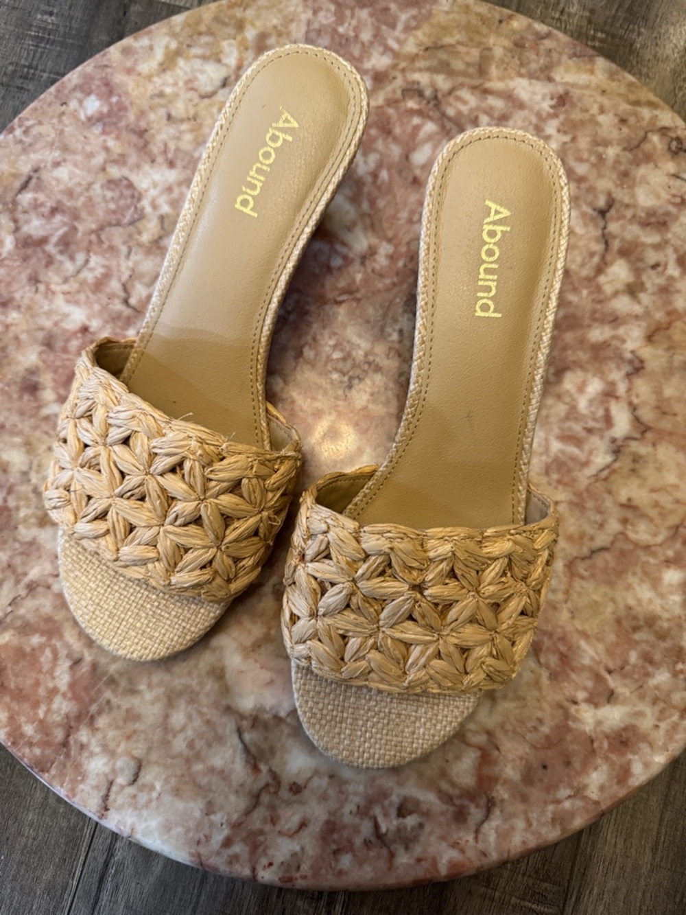 Abound Straw Kitten Sandals in Natural Woven Size 7